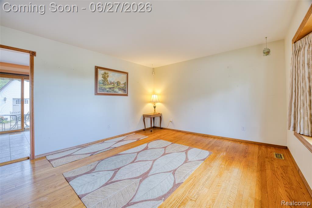 13533 Masonic Warren, MI 48088 - Photo 3 of 32