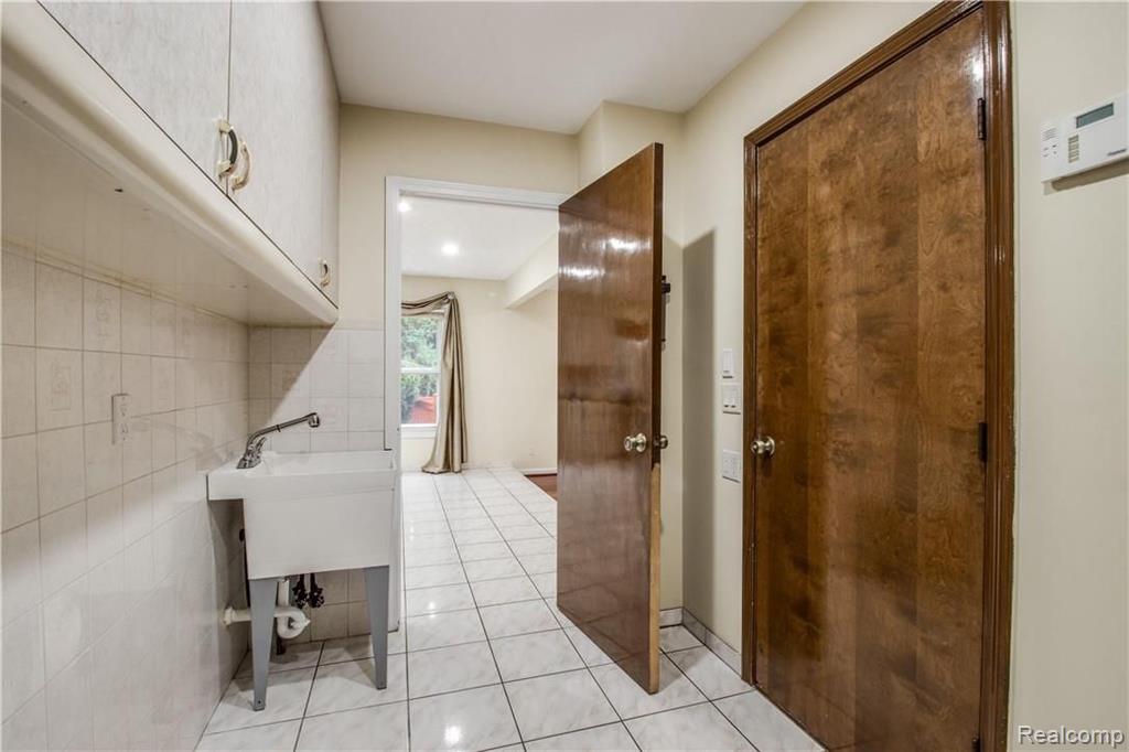 35526 Springvale Street Farmington Hills, MI 48331 - Photo 21 of 51