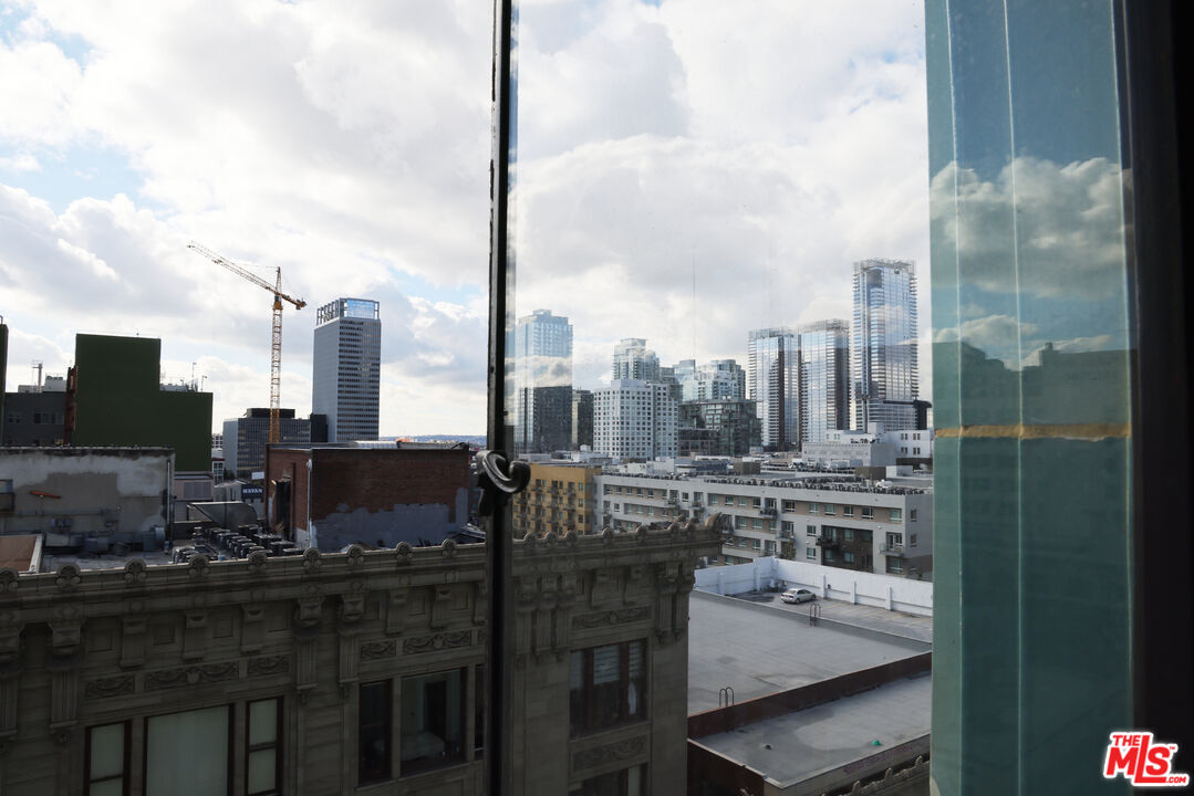 849 South Broadway, Unit 906 Los Angeles, CA 90014 - Photo 32 of 65