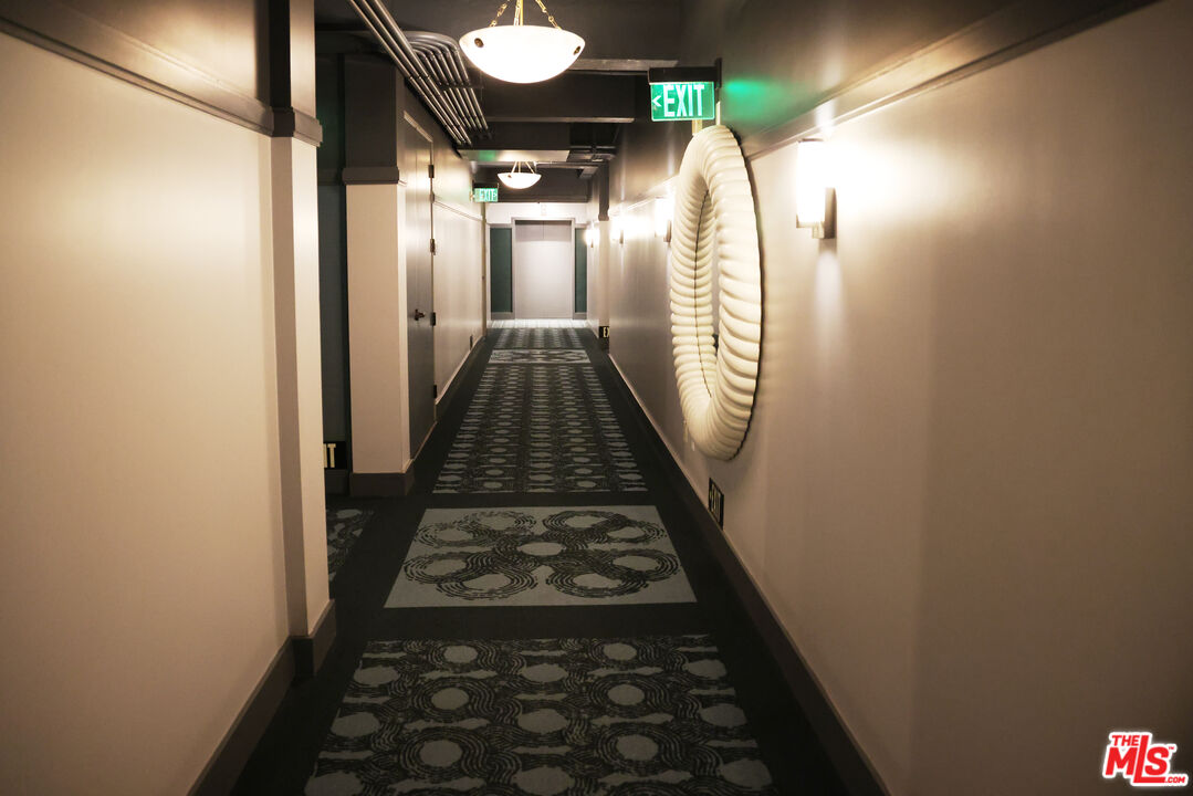 849 South Broadway, Unit 906 Los Angeles, CA 90014 - Photo 43 of 65 a view of a entryway