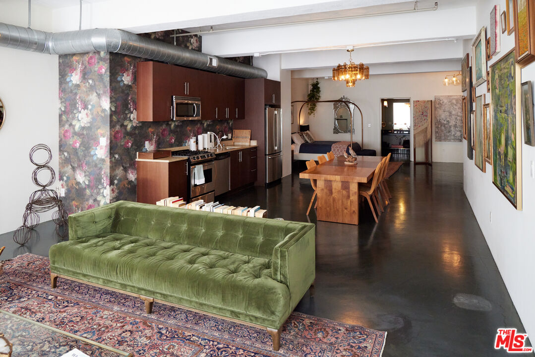 849 South Broadway, Unit 906 Los Angeles, CA 90014 - Photo 5 of 65 a living room with furniture