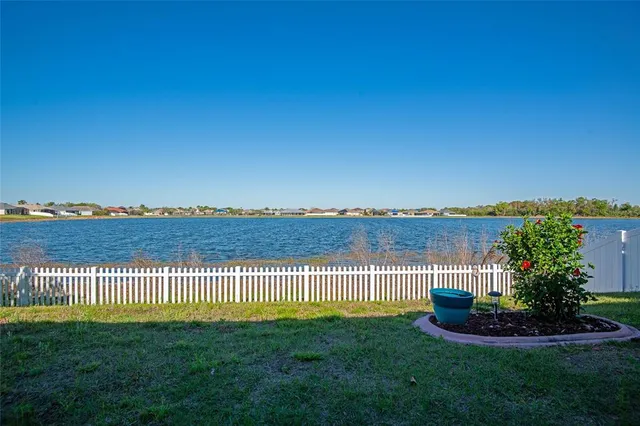 a view of an outdoor space
