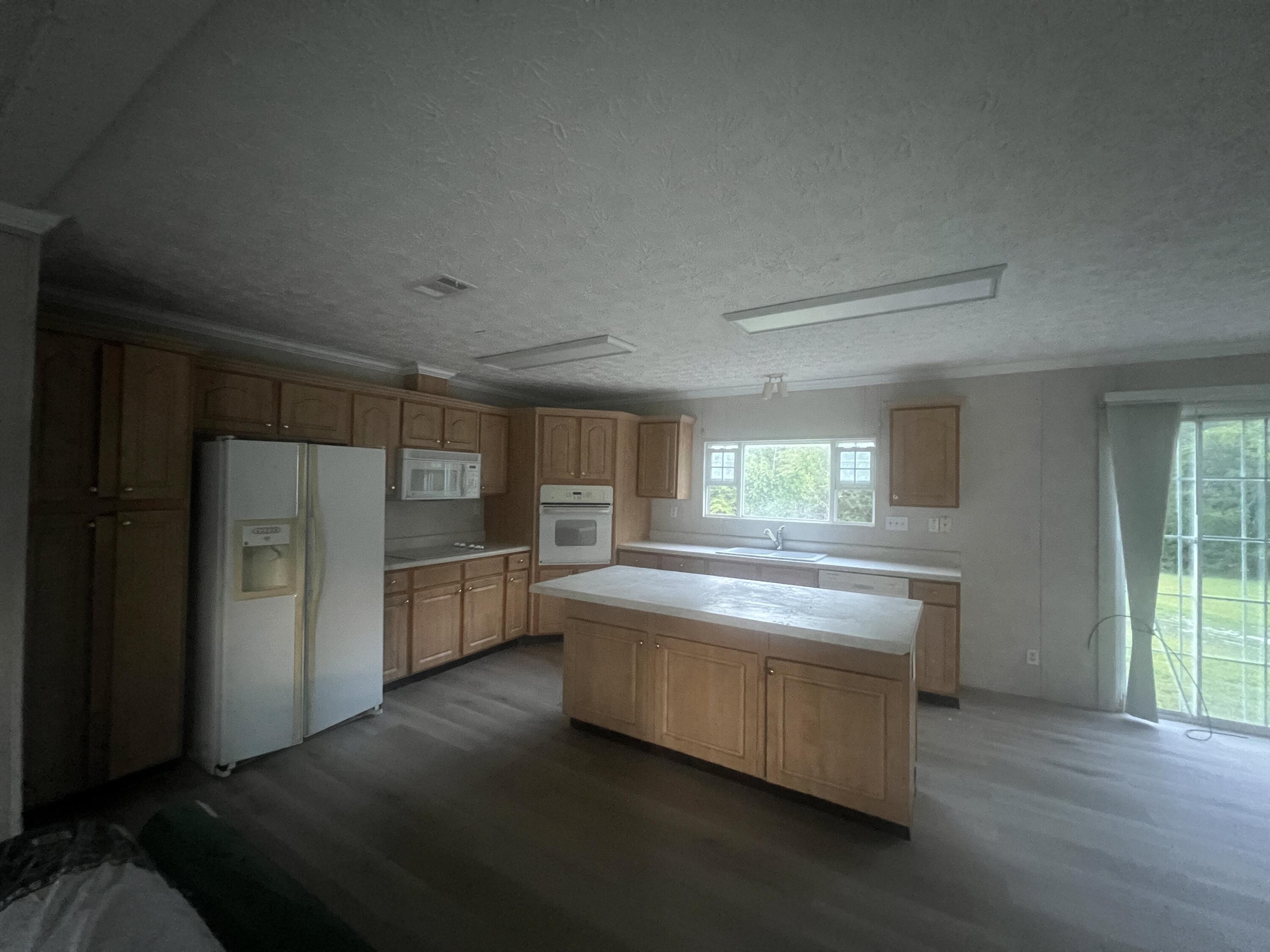 3941 Missouri Road Marianna, FL 32446 - Photo 3 of 8 Spacious kitchen