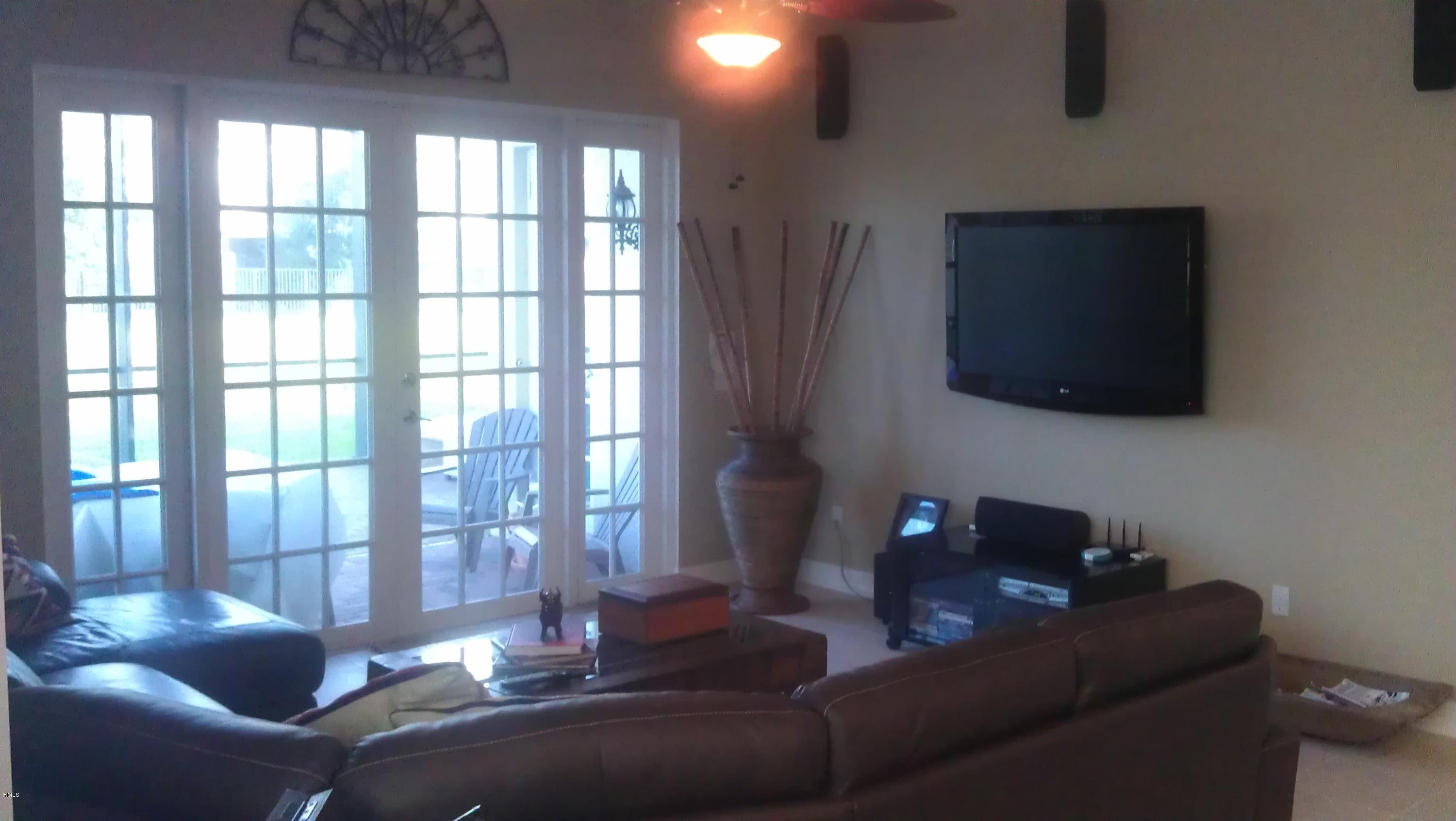 8888 Chestnut Ridge Way Boynton Beach, FL 33473 - Photo 4 of 15 Family Room off Kitchen