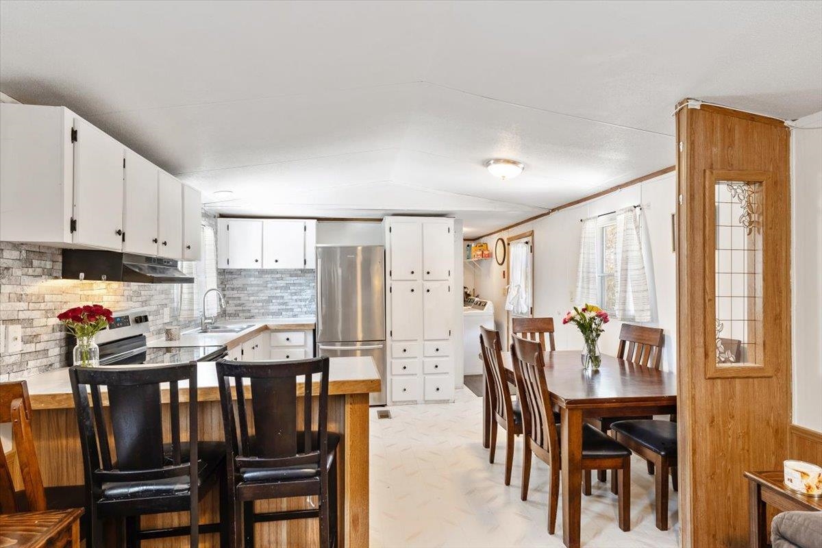 58 Rhodeside Acres Georgia, VT 05468 - Photo 8 of 35