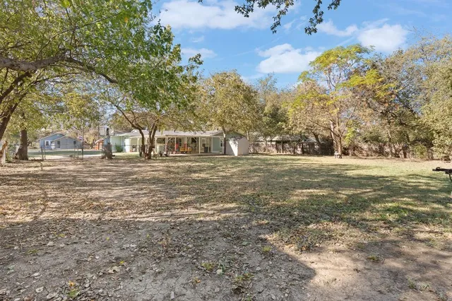 $320,000 | 605 South 3rd Street, Grandview, TX 76050