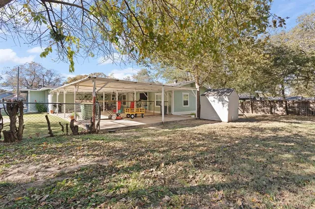 $320,000 | 605 South 3rd Street, Grandview, TX 76050