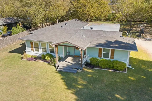 $320,000 | 605 South 3rd Street, Grandview, TX 76050