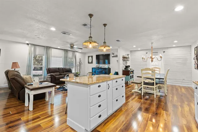 $320,000 | 605 South 3rd Street, Grandview, TX 76050