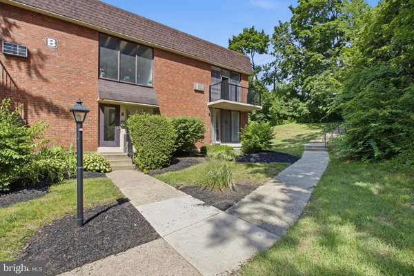 $89,999 | 100 East Glenolden Avenue, Unit B4, Glenolden, PA 19036