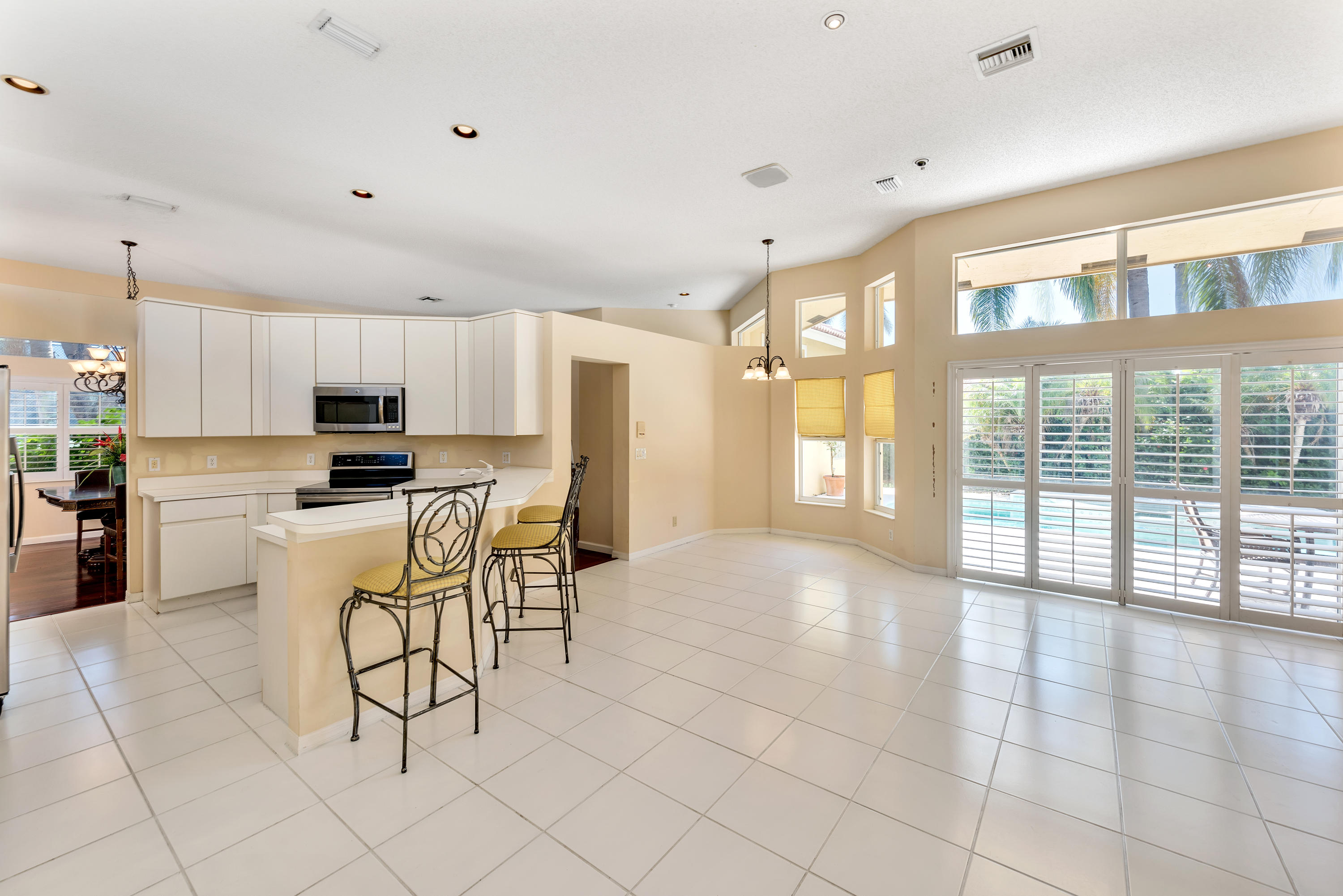10612 St Thomas Drive Boca Raton, FL 33498 - Photo 9 of 36 lot of windows