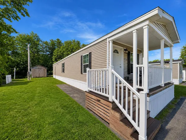 $145,000 | 15 Colonial Drive, Lisbon, ME 04252