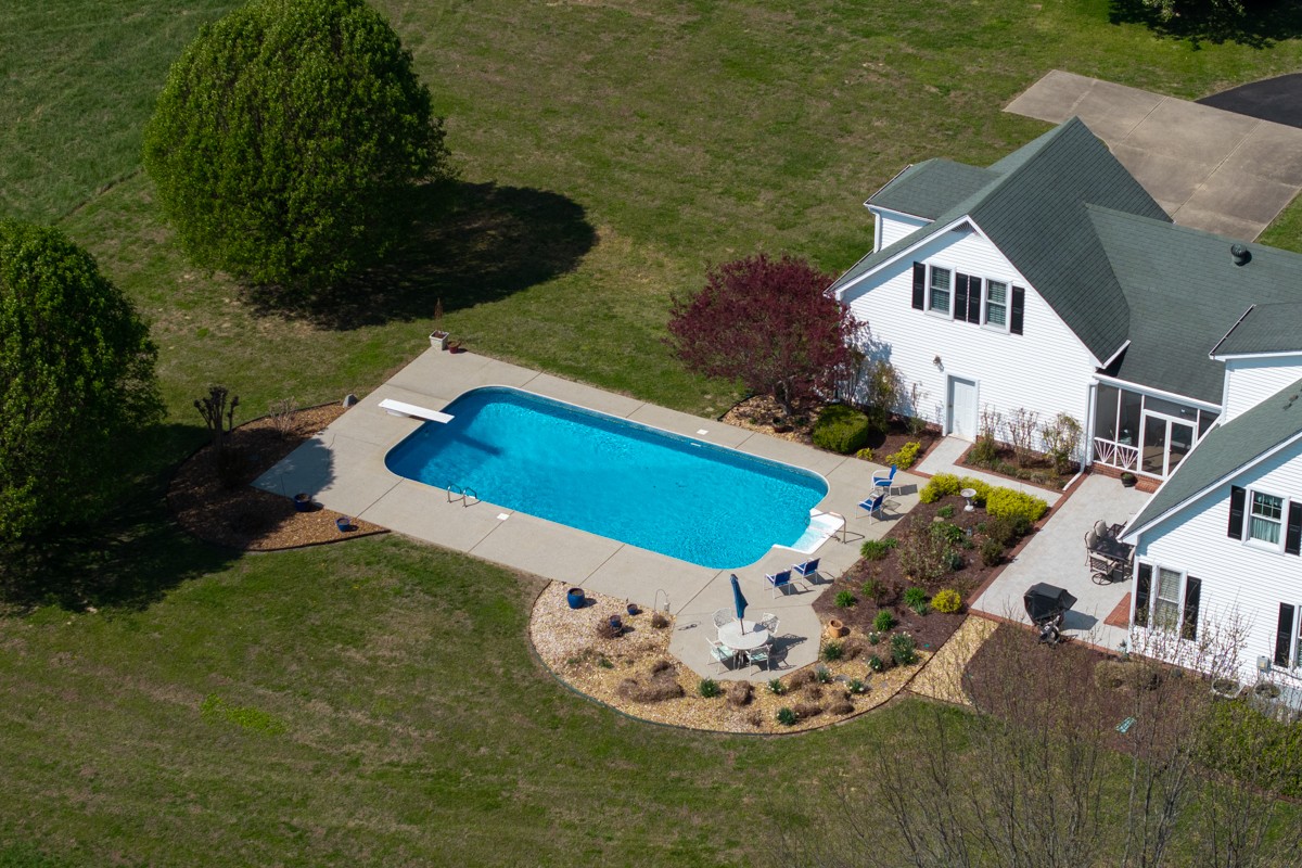255 Lindsey Hollow Road Gallatin, TN 37066 - Photo 32 of 40 a house with garden in the background