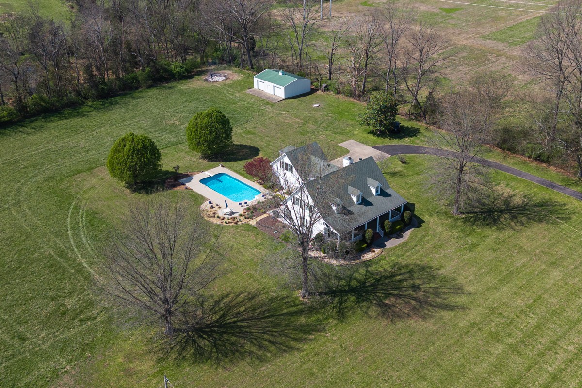 255 Lindsey Hollow Road Gallatin, TN 37066 - Photo 4 of 40 a view of a house with a yard