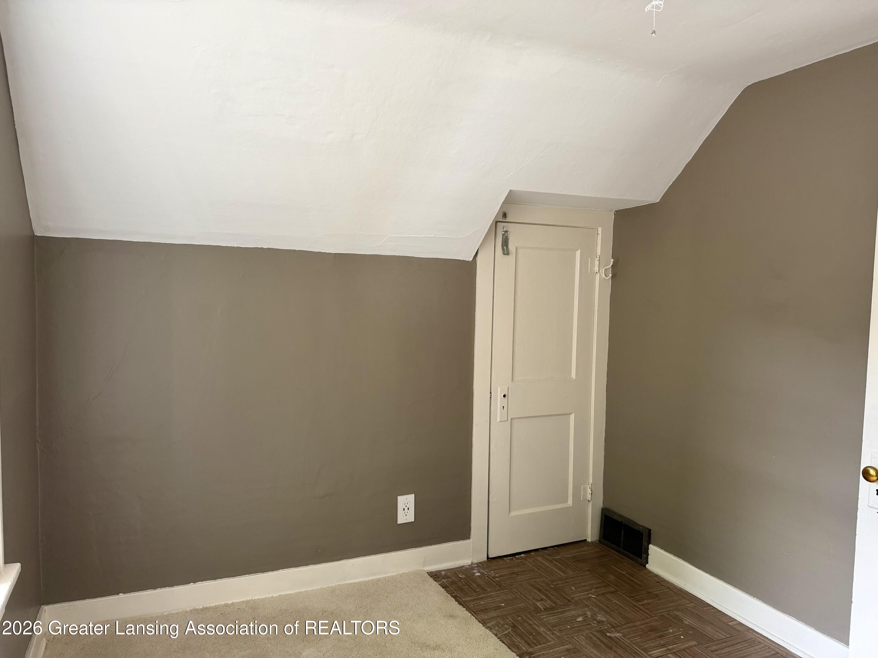 529 Shepard Street Lansing, MI 48912 - Photo 24 of 31 Bedroom 4