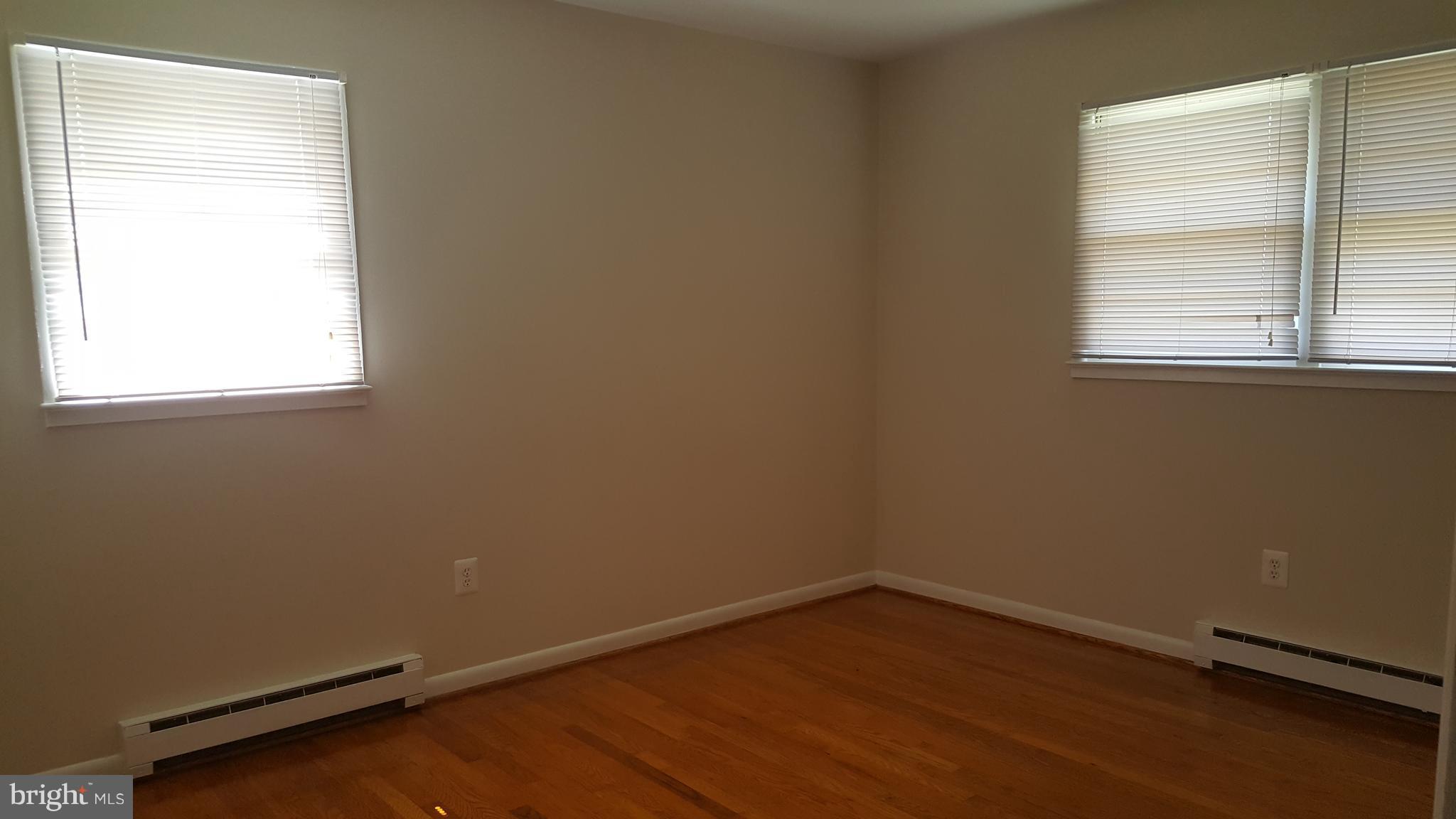 331 Londontown Road Edgewater, MD 21037 - Photo 18 of 23 an empty room with a window