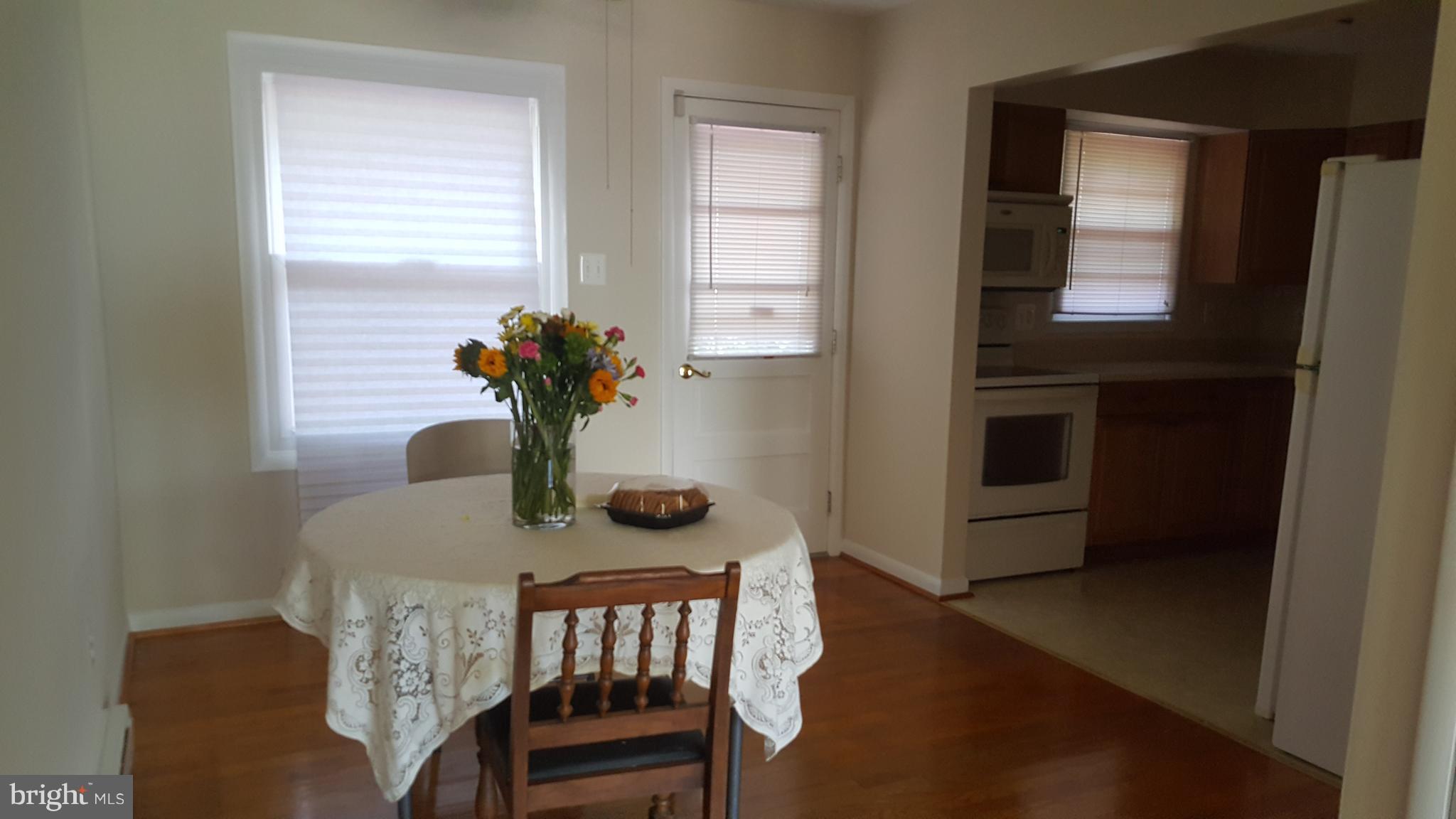 331 Londontown Road Edgewater, MD 21037 - Photo 5 of 23 a dining room with furniture and window