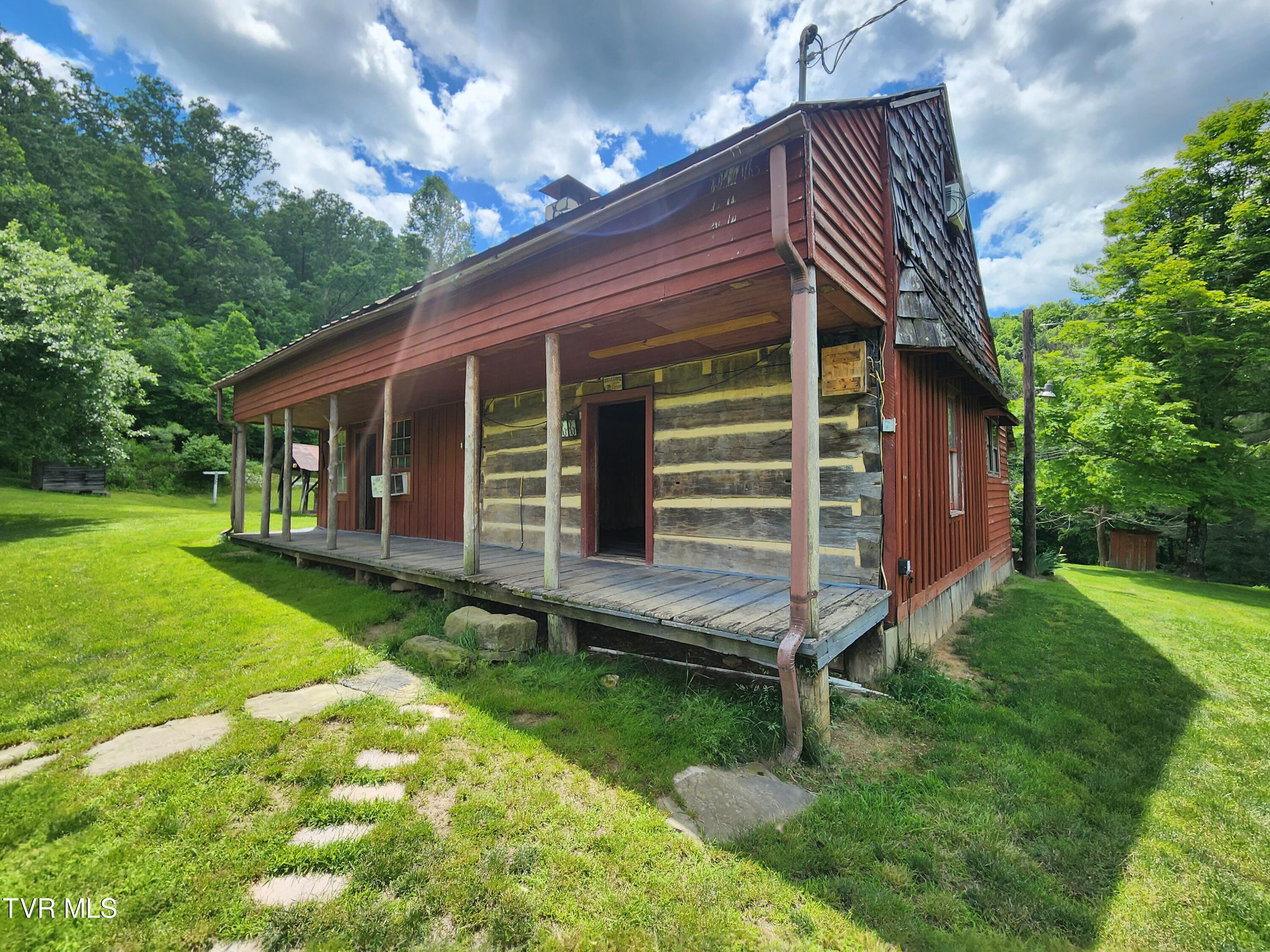 639 Dream Farm Road Birchleaf, VA 24220 - Photo 43 of 153 20240529_124339