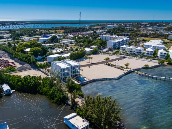 $3,475,000 | 990 41st Street, Unit 10, Marathon, FL 33050