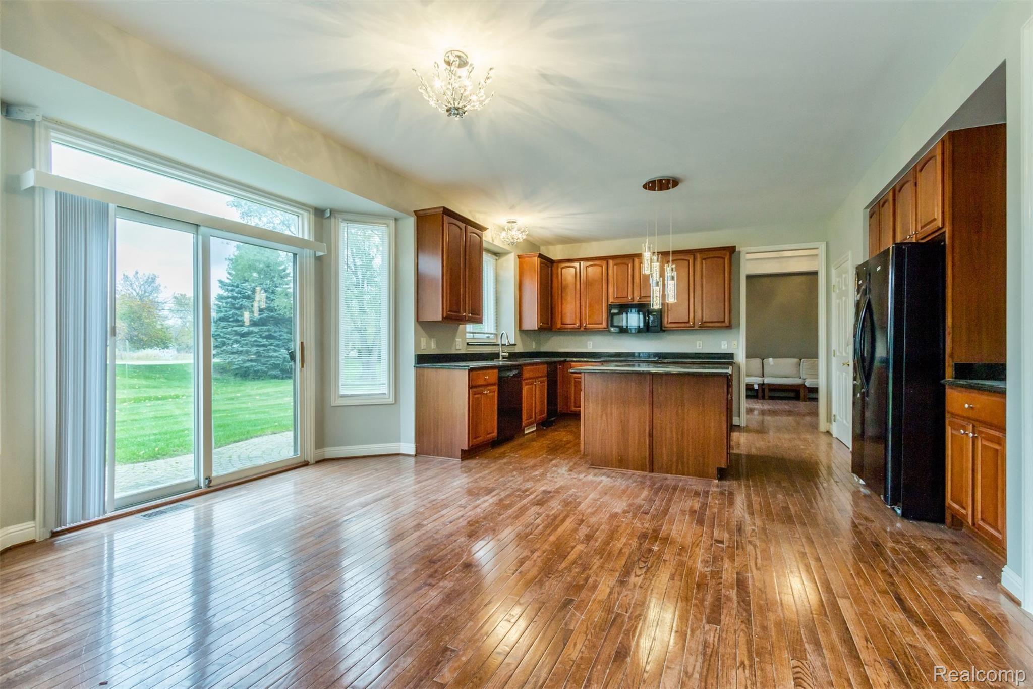 48046 Gladstone Road Canton, MI 48188 - Photo 16 of 44 16.jpg