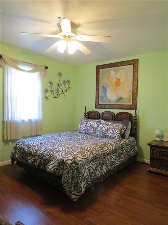 127 Alderson Road Saxonburg, PA 16056 - Photo 11 of 25 Generous second bedroom on the main floor!