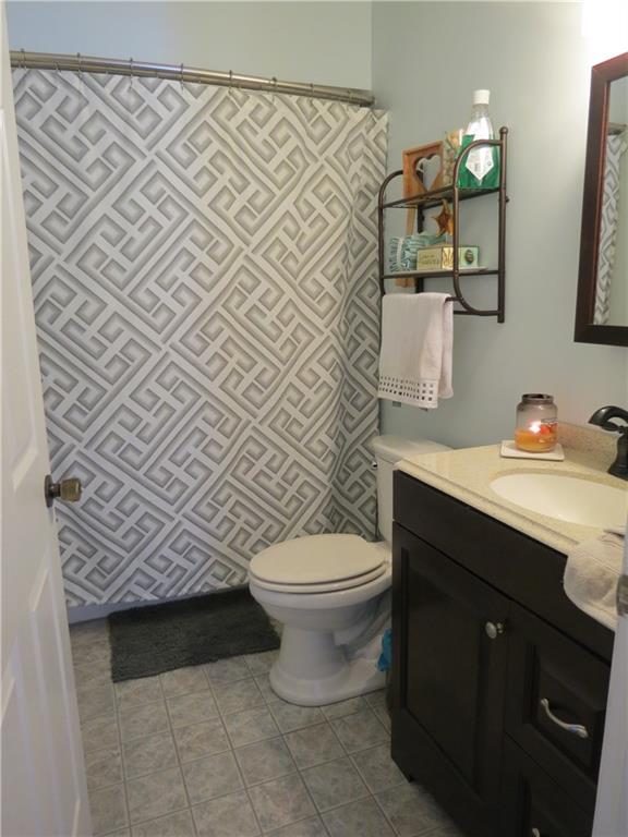 127 Alderson Road Saxonburg, PA 16056 - Photo 12 of 25 Full guest bath on the main floor