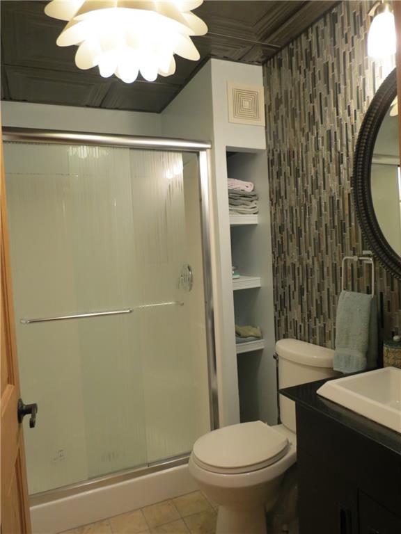 127 Alderson Road Saxonburg, PA 16056 - Photo 14 of 25 Stylish full bath on the lower level.