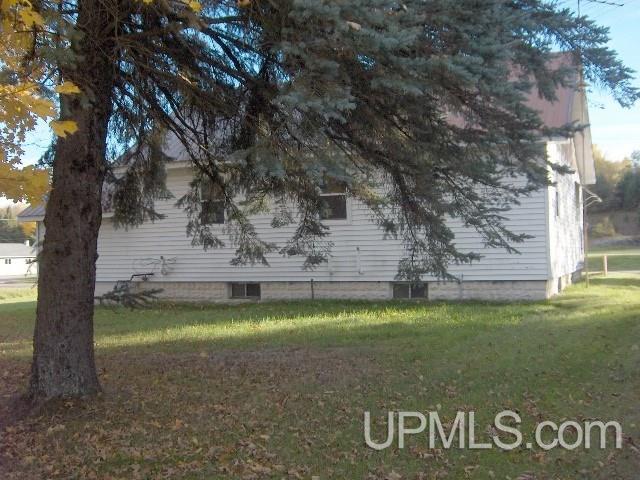 914 West Co Road Florence, WI 54121 - Photo 4 of 29