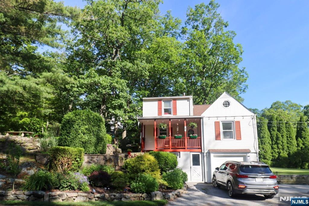 1 Dorel Road Hopatcong, NJ 07821 - Photo 2 of 37