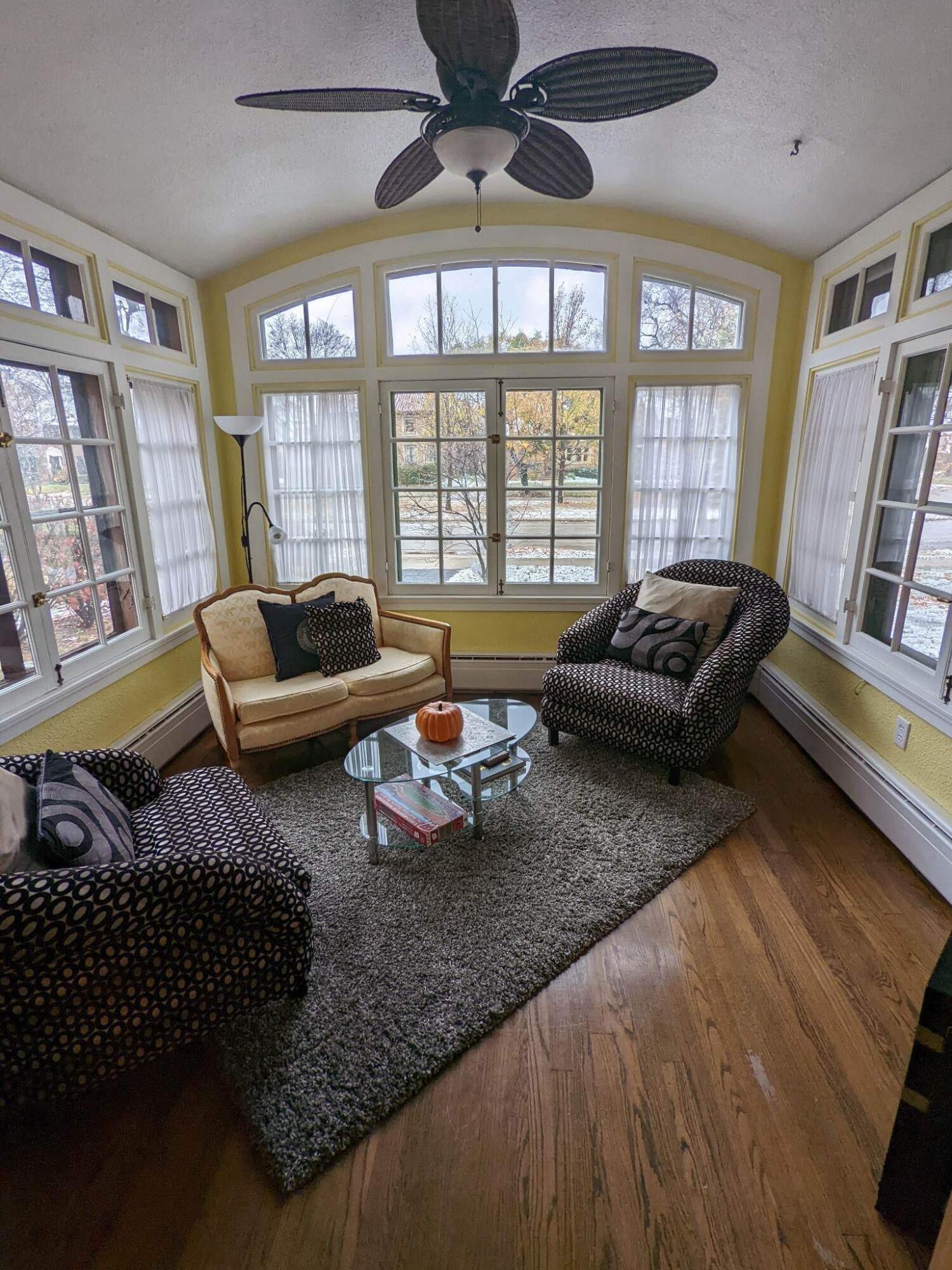 Sunroom - 4 Seasons!