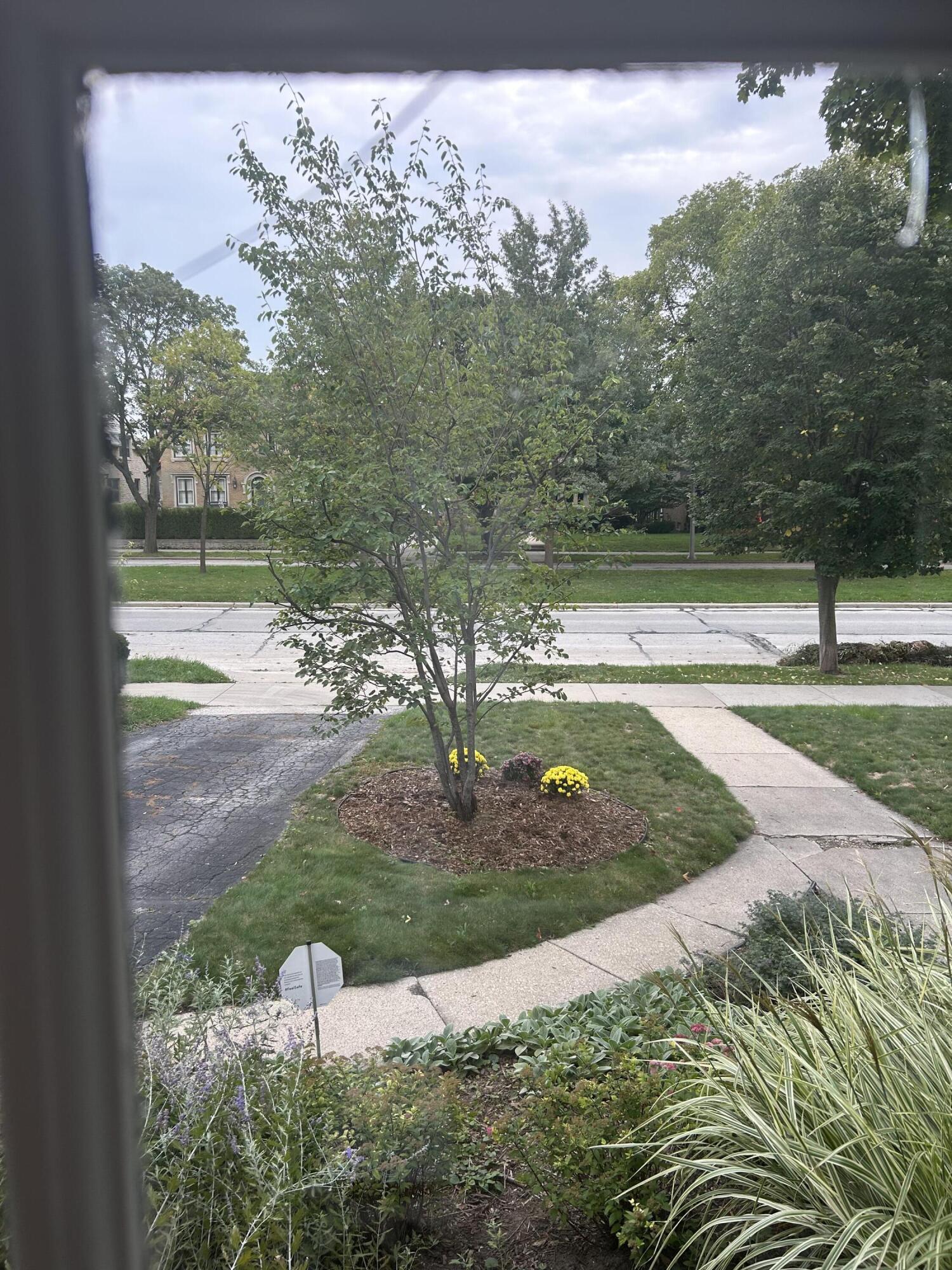 5036 West Washington Boulevard Milwaukee, WI 53208 - Photo 10 of 16 Front Landscape view