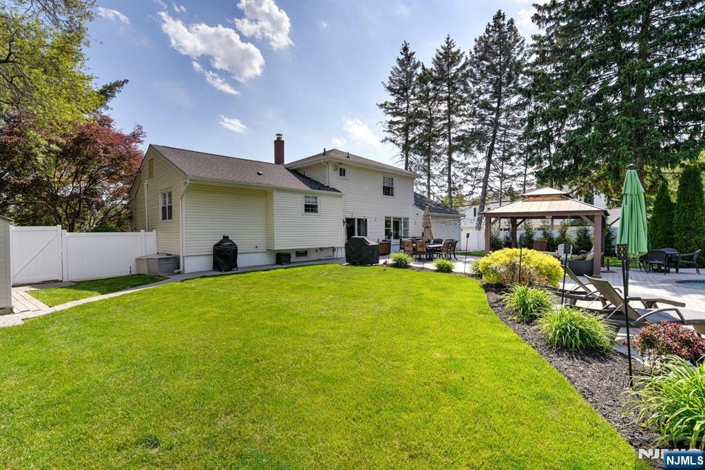 11 Carlisle Road Wayne, NJ 07470 - Photo 40 of 50