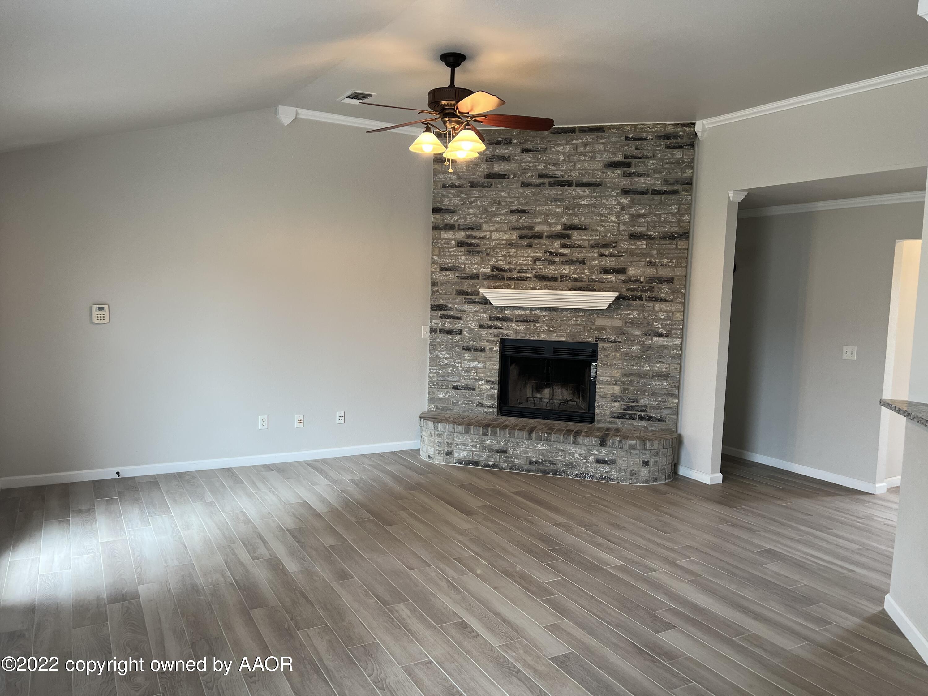 1008 Rushmore Drive Amarillo, TX 79110 - Photo 1 of 22 Living Room