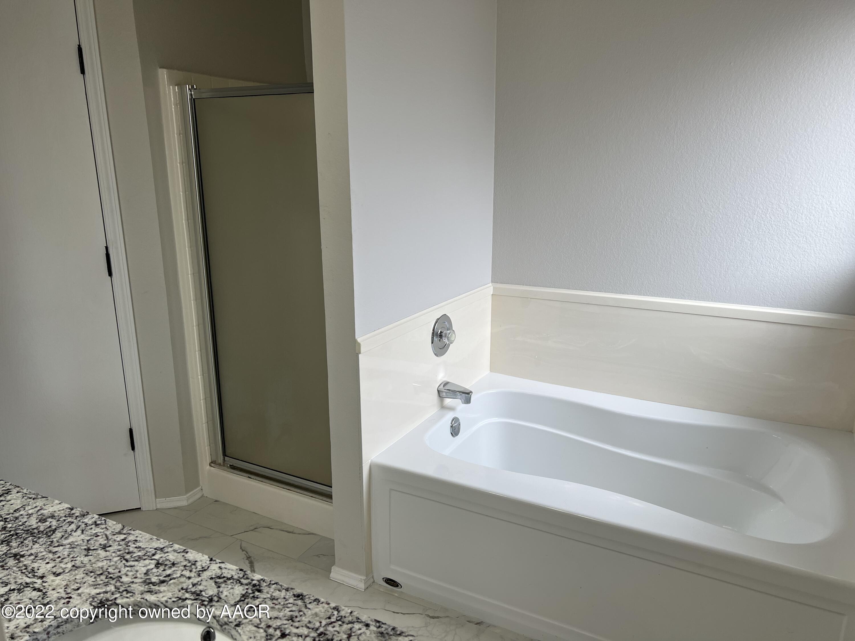 1008 Rushmore Drive Amarillo, TX 79110 - Photo 20 of 22 Primary Bathroom