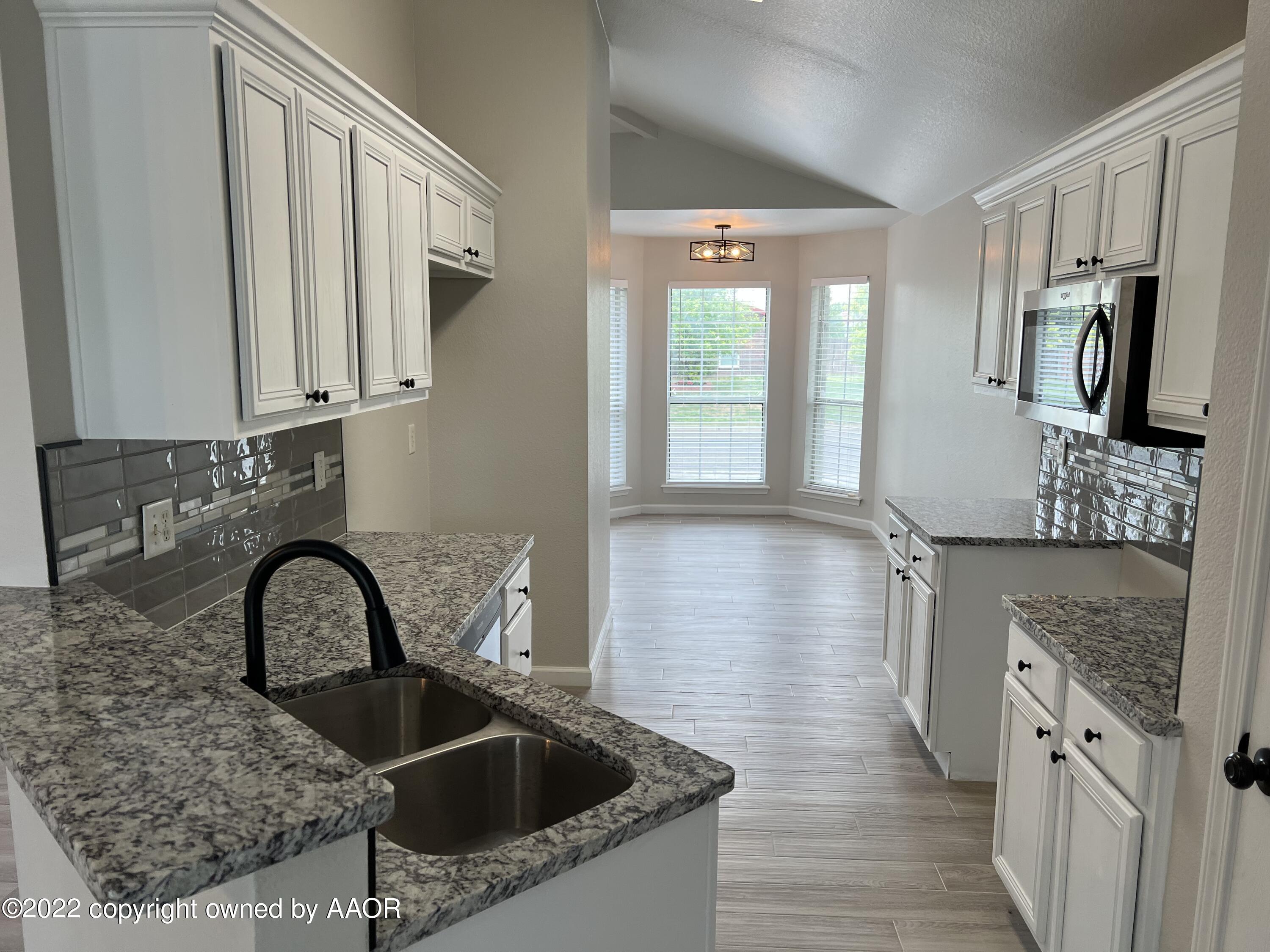 1008 Rushmore Drive Amarillo, TX 79110 - Photo 8 of 22 Kitchen