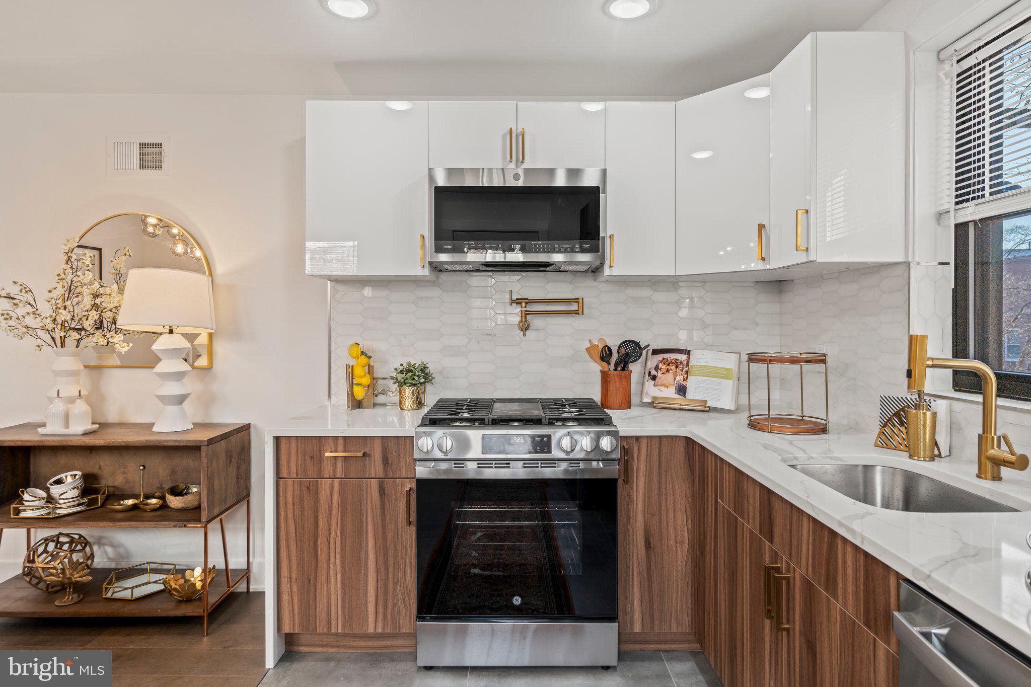 8336 Lynnewood Road Philadelphia, PA 19150 - Photo 10 of 35 Kitchen