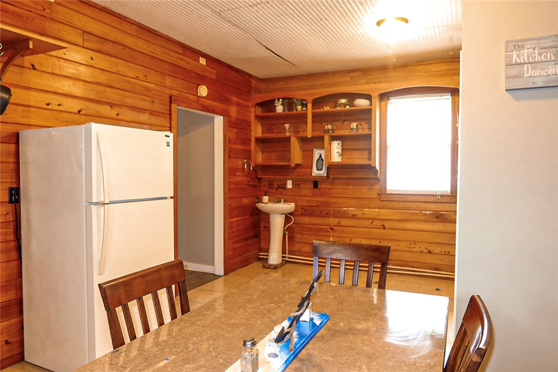617 Robin Lane Folkston, GA 31537 - Photo 28 of 35 Guest House Kitchen / Dining