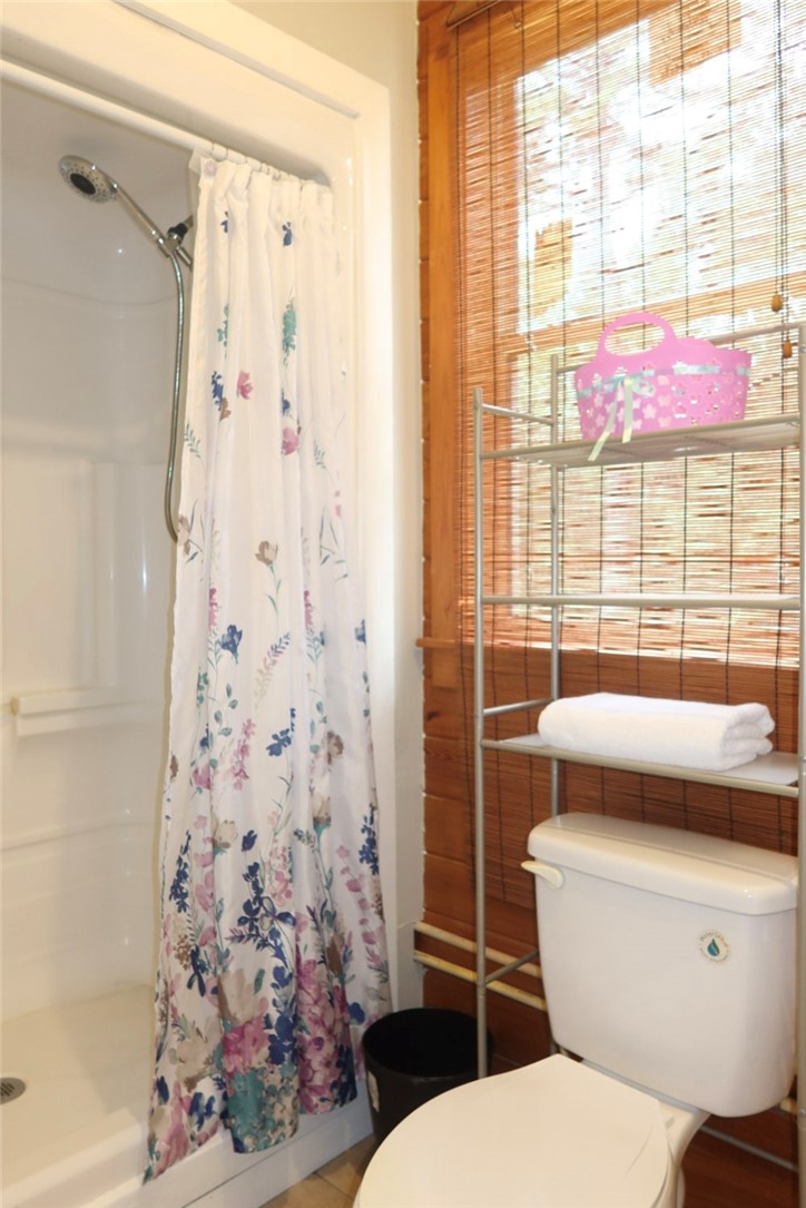 617 Robin Lane Folkston, GA 31537 - Photo 29 of 35 Guest House Bathroom