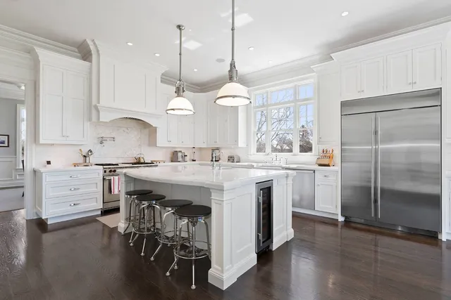 $350,000 | 27 Jones Road, East Hampton, NY 11937