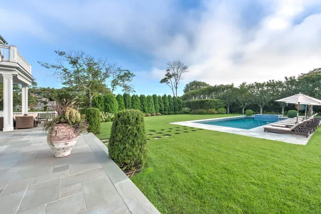 $350,000 | 27 Jones Road, East Hampton, NY 11937