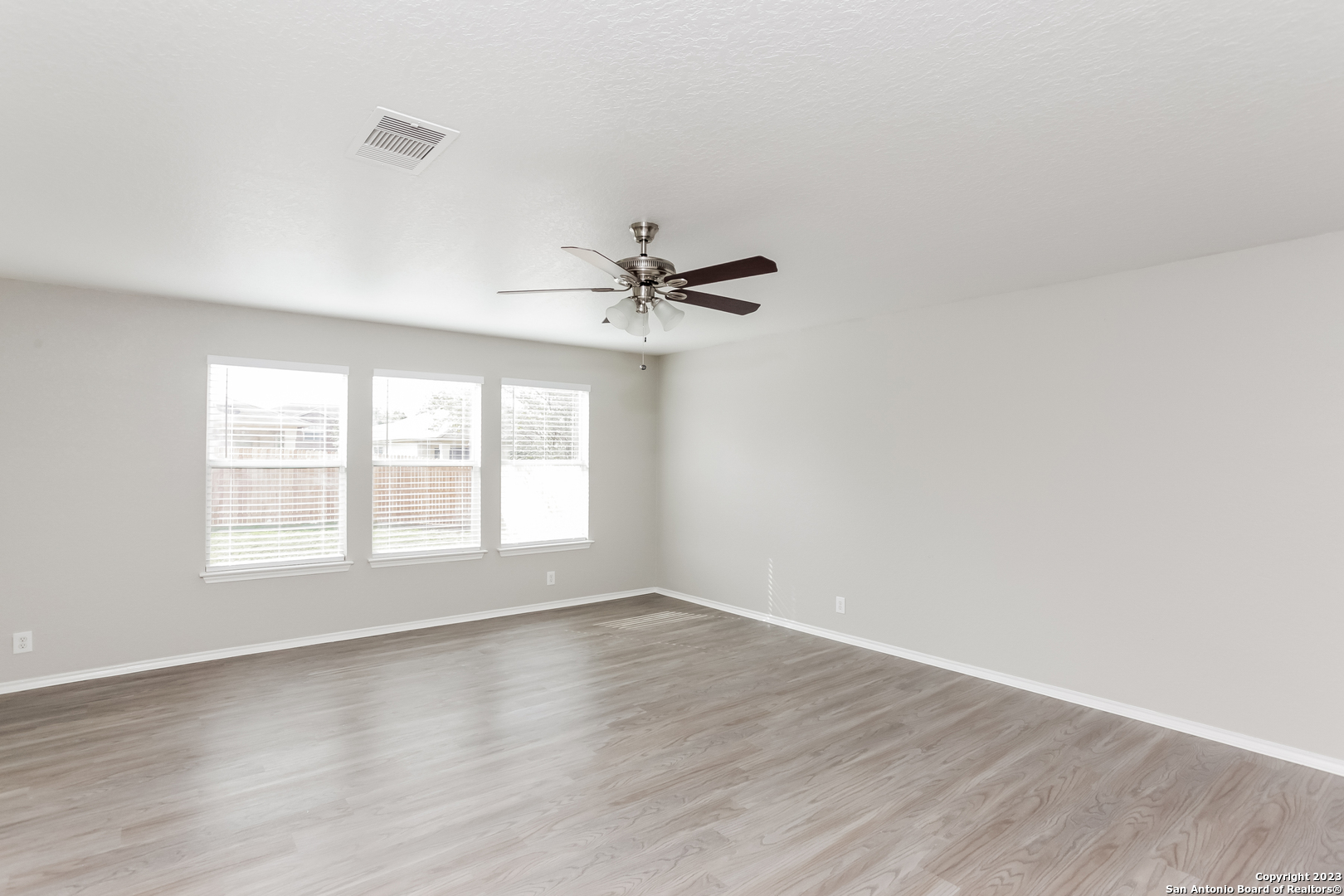 121 Angus Way Cibolo, TX 78108 - Photo 2 of 17