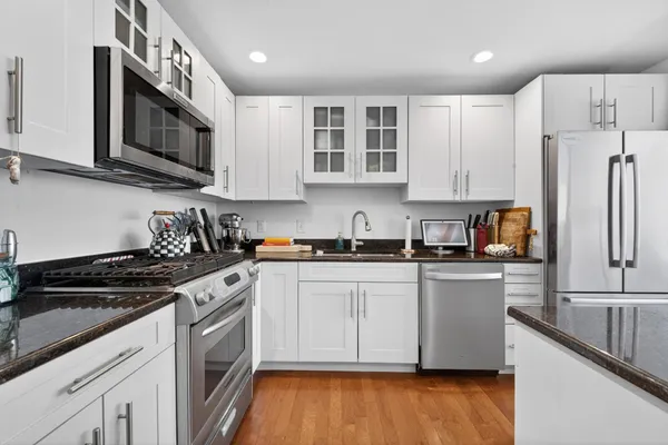$2,595,000 | 1025 Maxwell Lane, Unit 212, Hoboken, NJ 07030