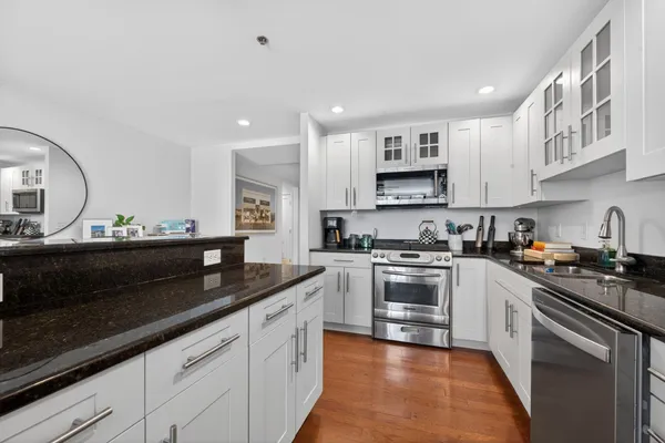 $2,595,000 | 1025 Maxwell Lane, Unit 212, Hoboken, NJ 07030
