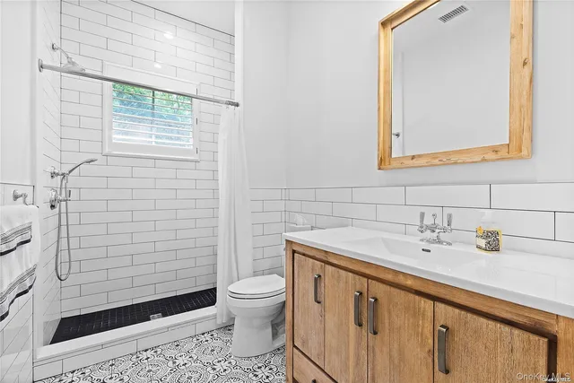 $3,495,000 | 2 Emmas Path, Remsenburg, NY 11960