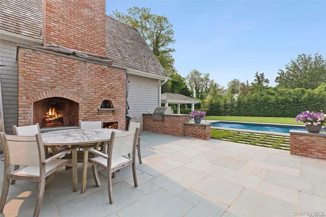 $3,495,000 | 2 Emmas Path, Remsenburg, NY 11960