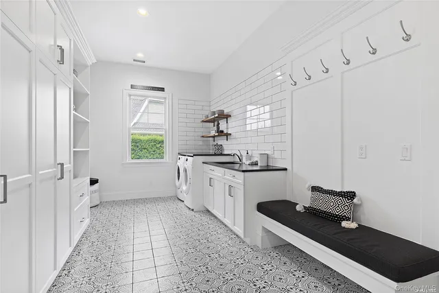 $3,495,000 | 2 Emmas Path, Remsenburg, NY 11960