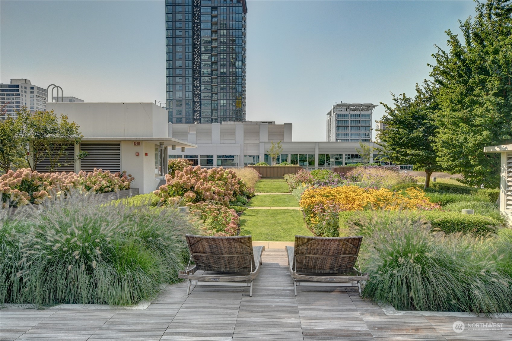 583 Battery Street, Unit 1601N Seattle, WA 98121 - Photo 13 of 27 a view of outdoor space and yard