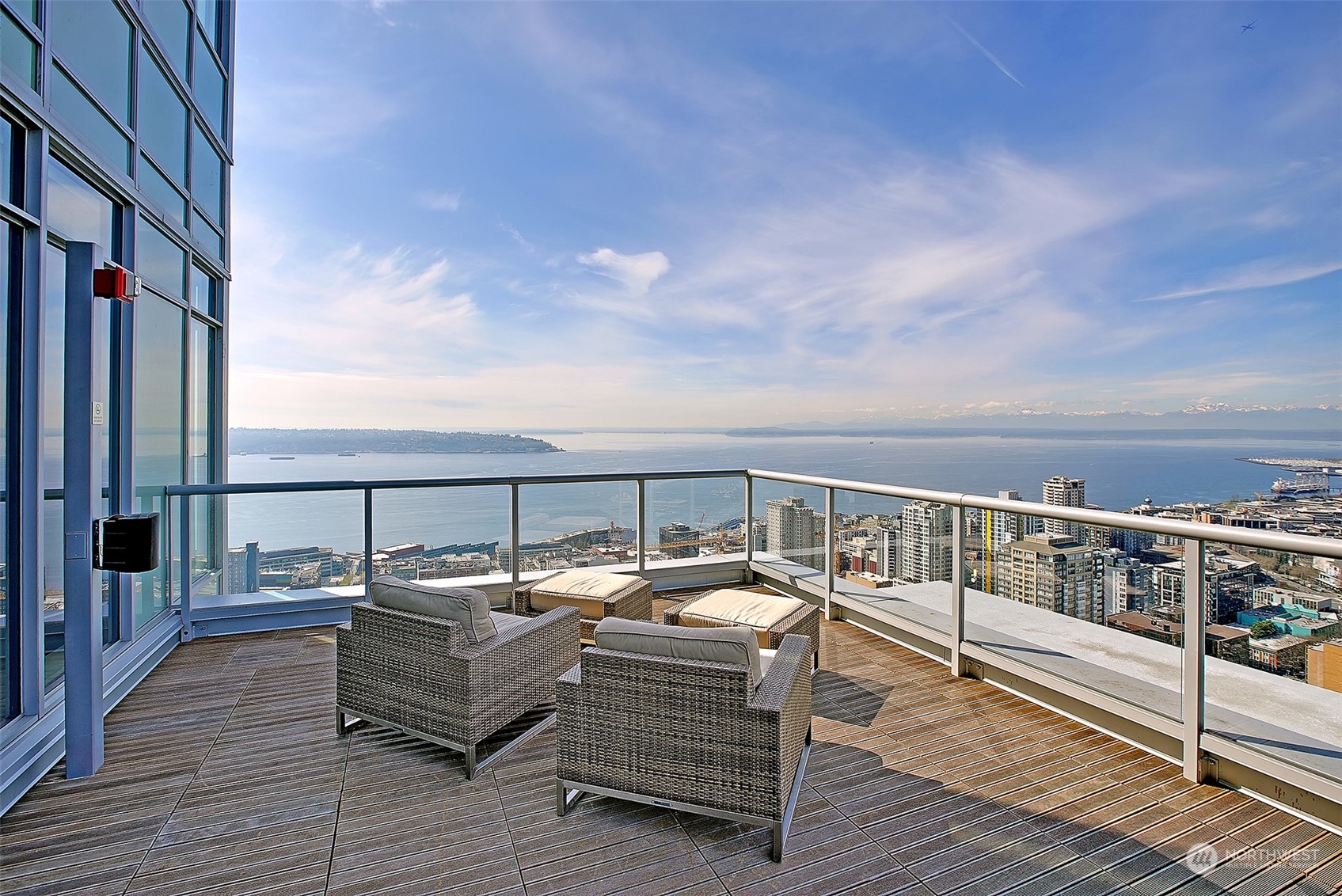 583 Battery Street, Unit 1601N Seattle, WA 98121 - Photo 21 of 27 a terrace view with seating space