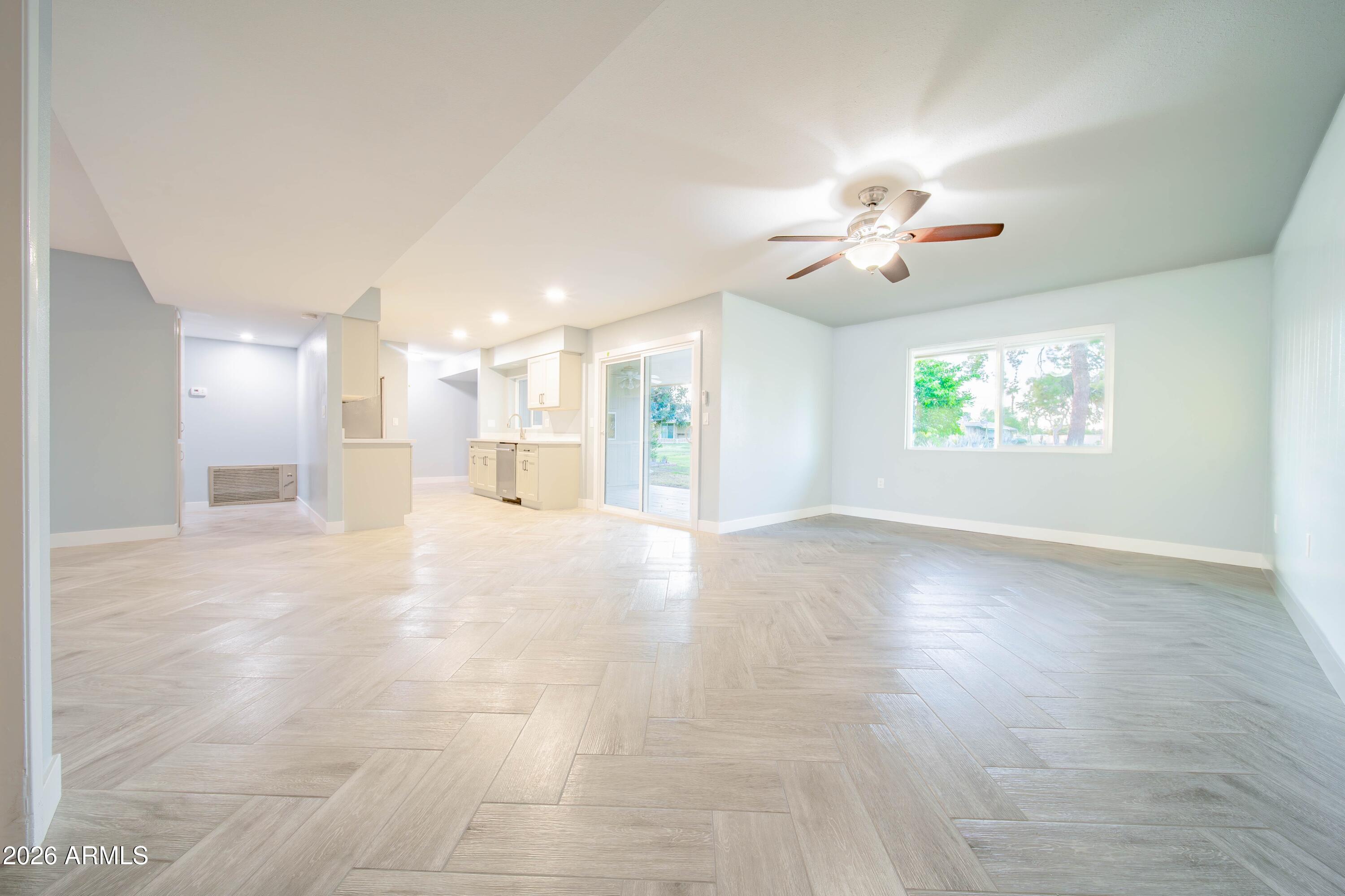 9902 West Raintree Drive Sun City, AZ 85351 - Photo 4 of 20 4