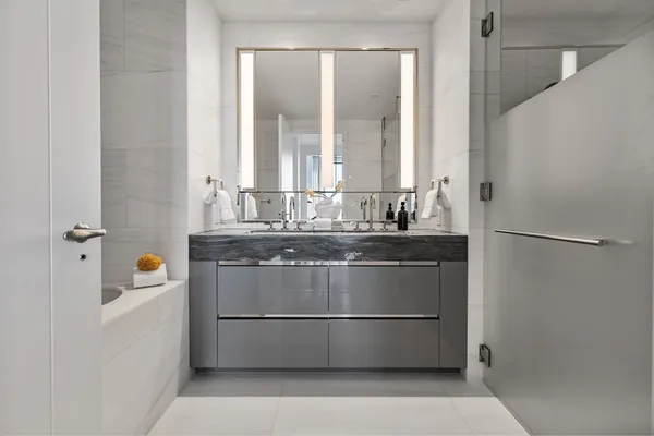 $2,158,000 | 682 Atlantic Avenue, Unit 37D, Boston, MA 02111